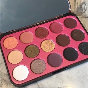 BH Cosmetics l’amour Eyeshadow Palette